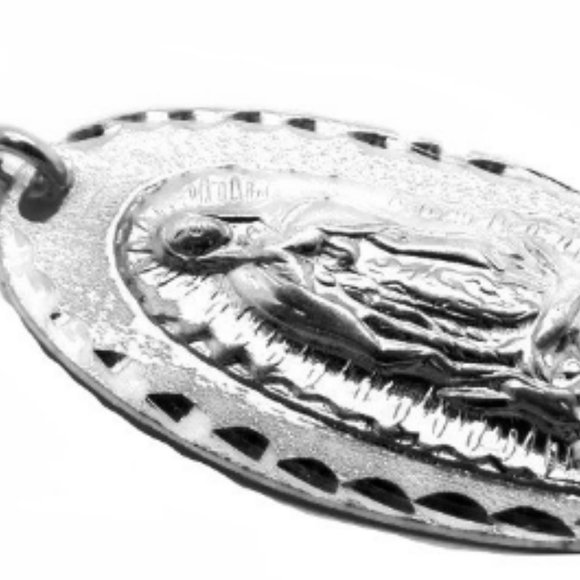 Virgin Mary (Virgen de Guadalupe) Oval Medallion - Picture 4 of 4